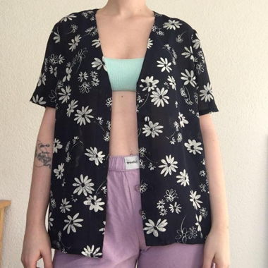 vintage daisy shirt