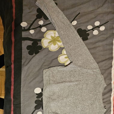 Pull crop top gris