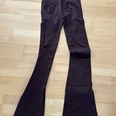 Yeoreo Flared Leggings