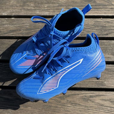 Children's football boots 