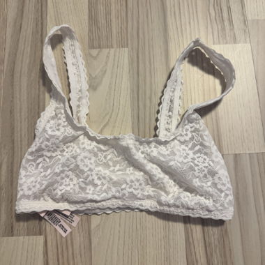 Weisse Spitzen-Bralette