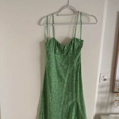 Green cocktail dress dots Zara
