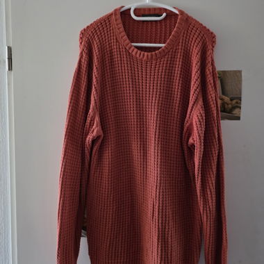 Roter Strickpullover