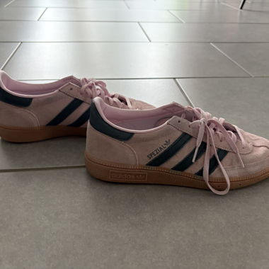 Adidas Spezial Sneakers in Rosa