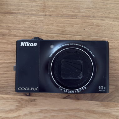 Nikon Coolpix S8000