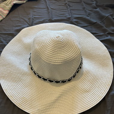 Chapeau été comme neuf 