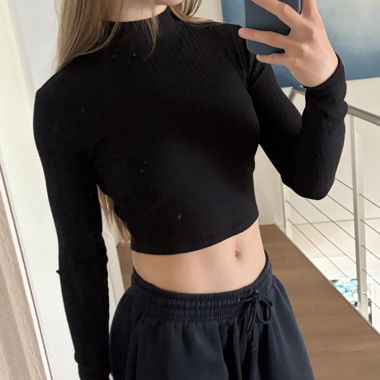 Schwarzes geripptes Crop-Top