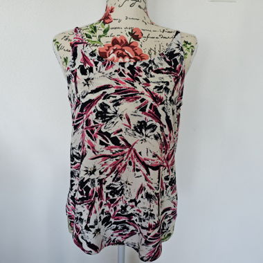 Top fleuri sans manches