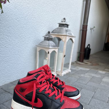 Jordan air 1 mid rise