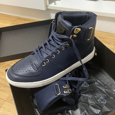 Sneakers Born Rich