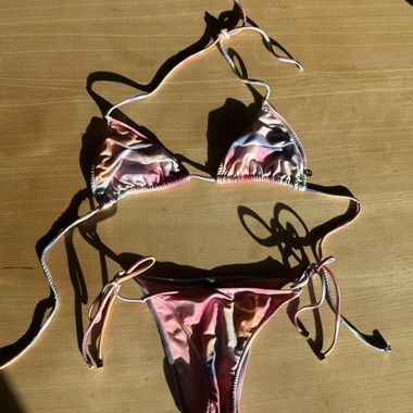 Costume da bagno due pezzi tie-dye toni chiari