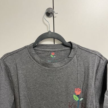 Stylisches graues T-Shirt Grösse S