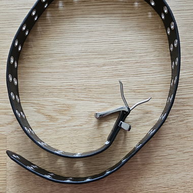 Ceinture cloutée