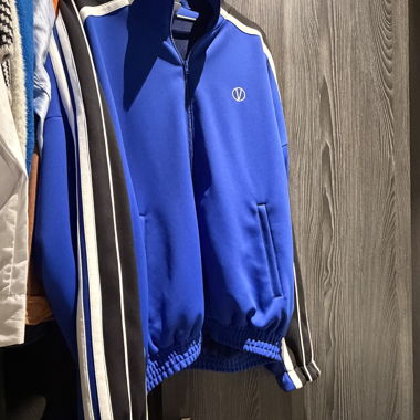 VETEMENTS OVAL LOGO JACKET