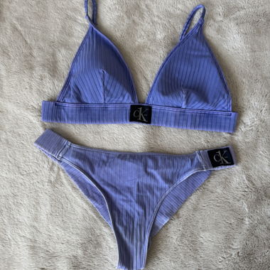 Calvin Klein Bralette und Slip Set lila