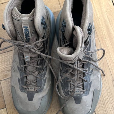 Hoka Kaha Hiking Boots