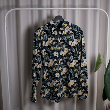 Hawaiian shirt 