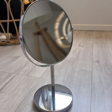 Bathroom mirror
