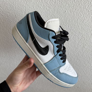 Nike Jordan Low Sneaker light blue/white