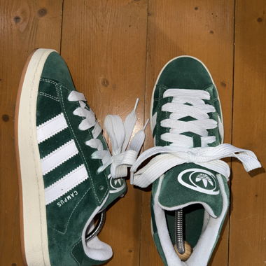Adidas Campus green, very good condition
Size 44
With box
