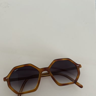 brown sunglasses