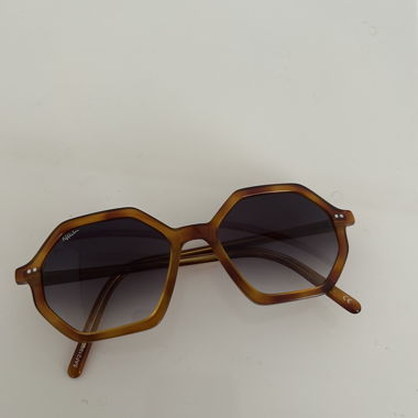 brown sunglasses