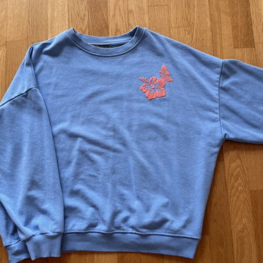 Sommerliches Sweatshirt mit druck 