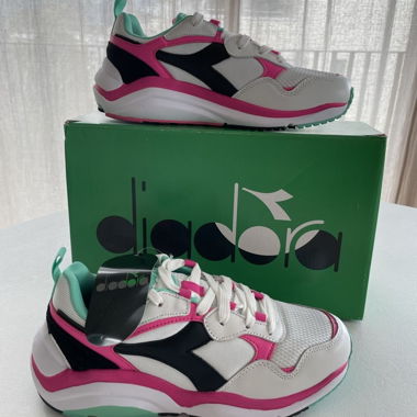 Diadora Whizz Run Sneaker Gr. 40 Nuove