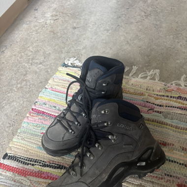 Lowa Renegade Wanderschuhe Gr. 41.5