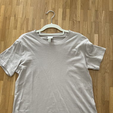 Beige/grau T-Shirt
