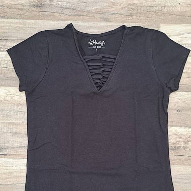 Schwarzes T - Shirt mit Dekorativem Ausschnitt