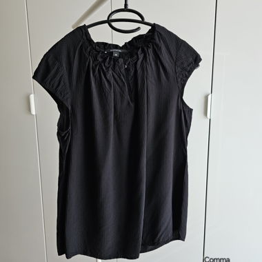 Elegant office blouse from comma
