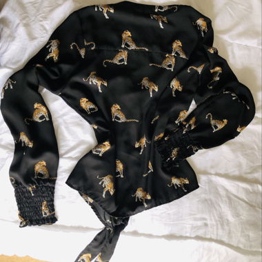 Blusa con motivo leopardato