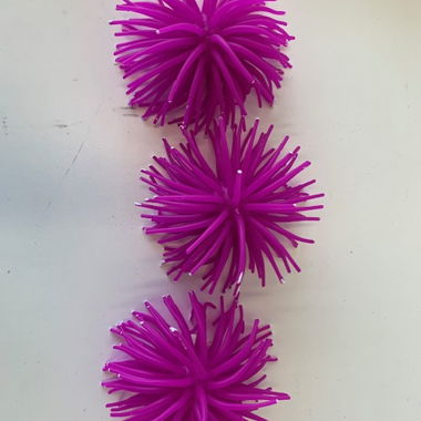 Pink spiky pom-pom set