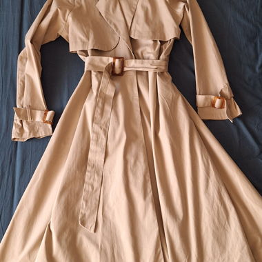 Trench long très féminin beige