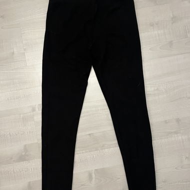 Pantalon noir avec des zips