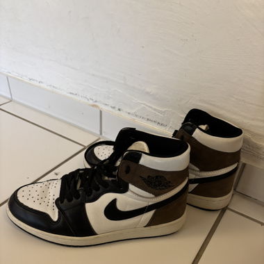 Jordan 1 Dark Mocha