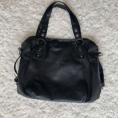 Schwarze Kunstleder-Handtasche