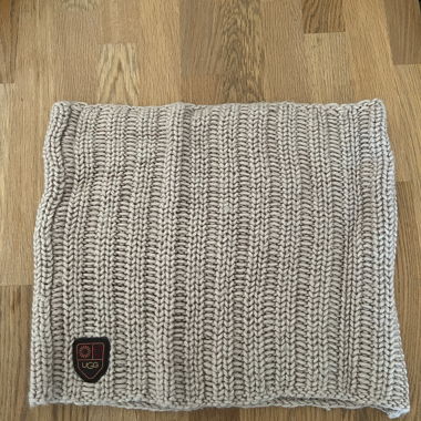 Sciarpa in maglia UGG