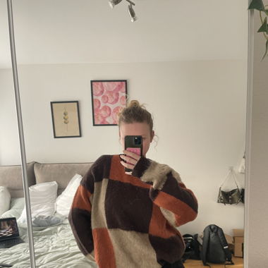 trendy brown sweater