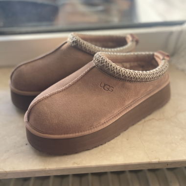 UGG NUOVO 38