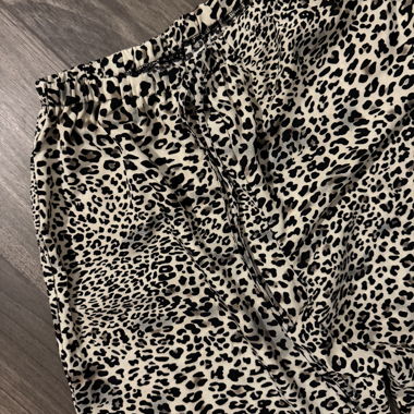 Pantaloni con stampa leopardata