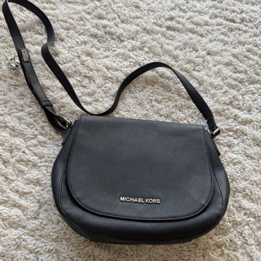 Sac bandoulière Michael Kors en cuir noir