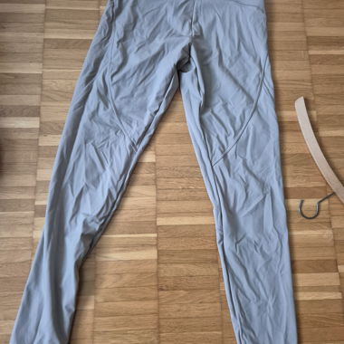 Oysho Sportleggins beige