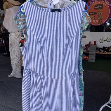 Gestreiftes Midikleid von Cider