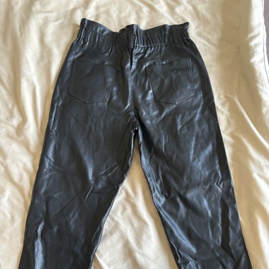 Lederhosen Mango
