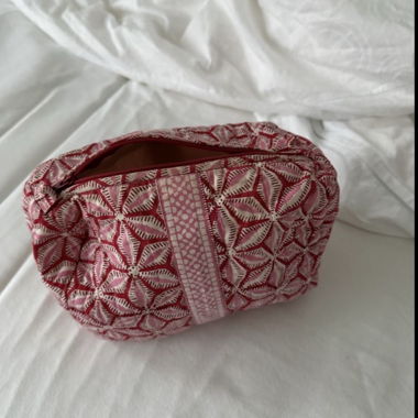 Trousse de toilette à motifs faite main