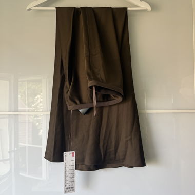 UNIQLO Olive Skirt Size M