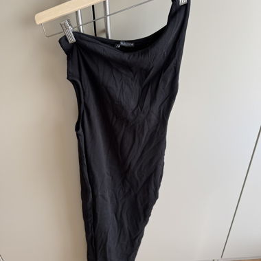Abito monospalla nero Zara