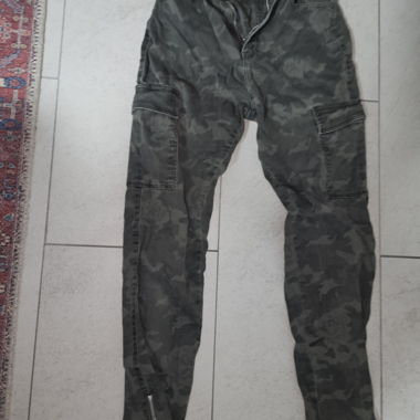 Cargohose in Camouflage